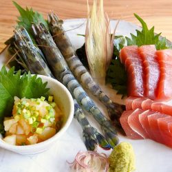 旬の鮮魚を使った刺盛り