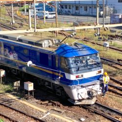 隅田川駅でJR貨物の最新機関車「EF210-323」押し太郎を目撃！