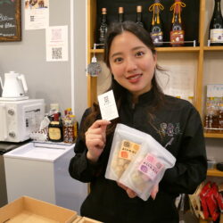 あらかわおこしはあらかわ遊園で絶賛販売中