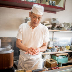 朝から寿司！足立市場にある武寿司は朝がお得。