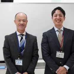 区民生活部防災課地域防災担当課長宮崎さん（右）、防災事業係長鎌田さん（左）