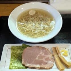 ヤガラ煮干しの濃厚スープのプレミアムらーめん