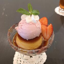つぶつぶ苺アイス&自家製プリンと