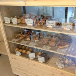 hananaベーカリー店内