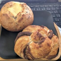 あんフランスとごまロール
