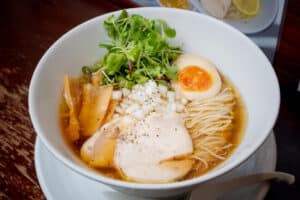 【荒川涼麺2025】今年の冷やしは一味違う。海を感じに麺’s club 酒池肉林 東京荒川に行ってきた。
