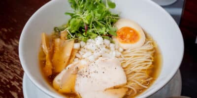 【荒川涼麺2025】今年の冷やしは一味違う。海を感じに麺’s club 酒池肉林 東京荒川に行ってきた。 【荒川涼麺2025】今年の冷やしは一味違う。海を感じに麺’s club 酒池肉林 東京荒川に行ってきた。