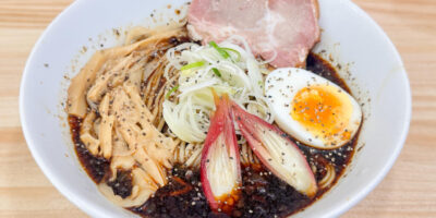 【荒川涼麺2025】今年の夏は黒!日暮里、古町めんの坊の冷やしブラックラーメンで夏を乗り切る 【荒川涼麺2025】今年の夏は黒!日暮里、古町めんの坊の冷やしブラックラーメンで夏を乗り切る