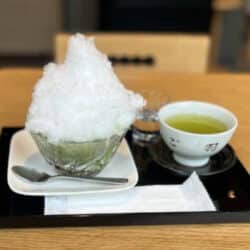 抹茶の香りと小豆のやさしい甘味……日暮里 羽二重団子のかき氷