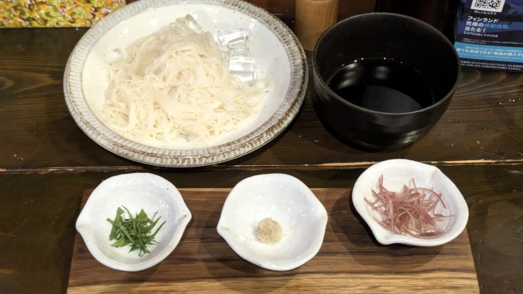 薬味いろいろ冷やしそうめん