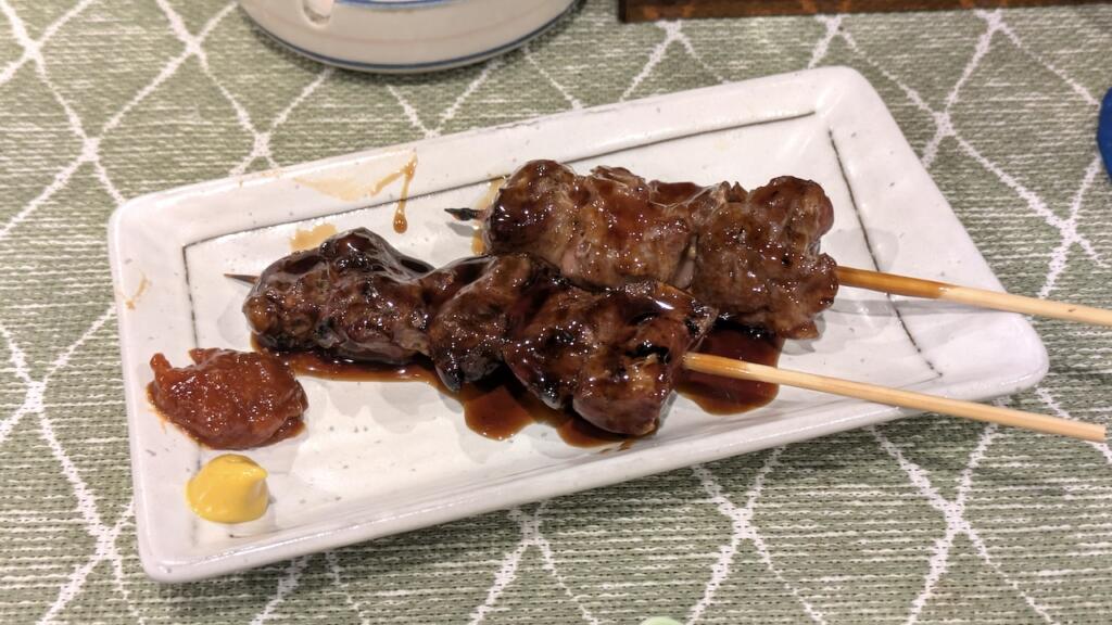 鶏レバ串と豚かしら串