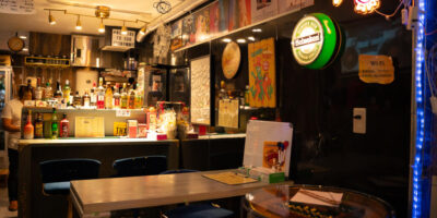三ノ輪橋駅すぐ!古着とお酒を楽しめる「HOLIC HOUR」は大人の秘密基地だった 三ノ輪橋駅すぐ!古着とお酒を楽しめる「HOLIC HOUR」は大人の秘密基地だった
