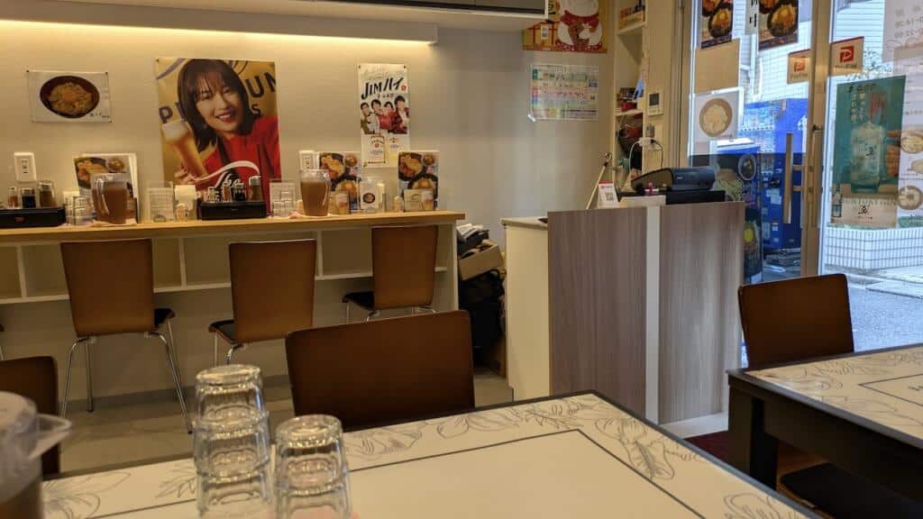 麺屋酒場店内