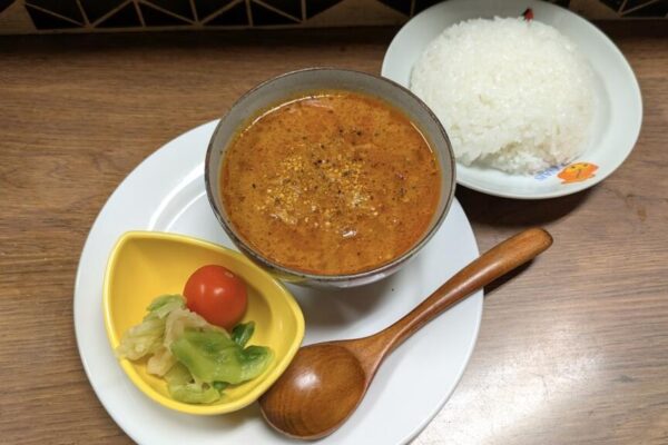 つまみになるバターチキンカレー！ 焼鳥・もつ焼きの店きしだ