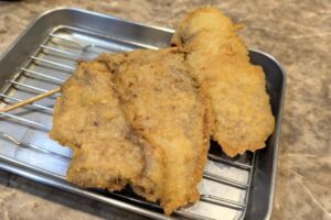 レバカツがでかすぎる! 京成町屋の串あげ串やき向日葵で飲んできた レバカツがでかすぎる! 京成町屋の串あげ串やき向日葵で飲んできた