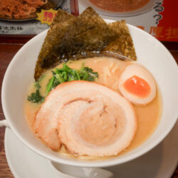 三河島、麺'sclub 酒池肉林で本気の家系ラーメン３兄弟を堪能。