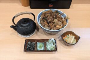 東日暮里・池田屋、野菜かき揚げ丼を数量限定で提供開始