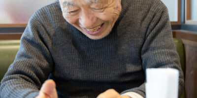 ITを駆使して病気を発見! 進化を続ける93歳「スマホおじいちゃん」、水橋さんに会ってきた ITを駆使して病気を発見! 進化を続ける93歳「スマホおじいちゃん」、水橋さんに会ってきた