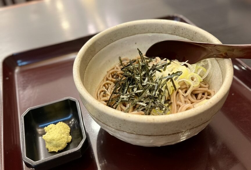 ちょいそば、冷たいのと温かいそばを選べます。