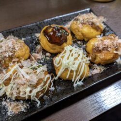 たこ焼き全種盛り