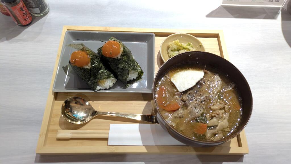 濃厚卵黄おにぎり定食