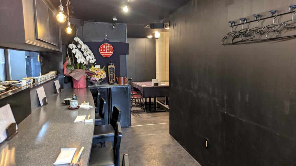 蕎麦と料理 与志美店内