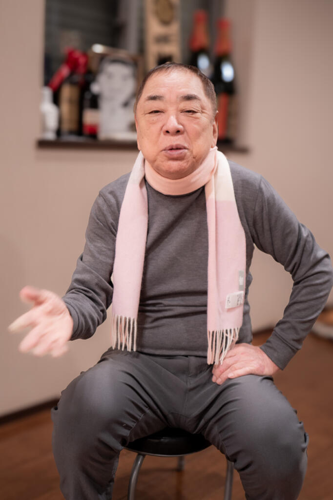 ピンクのマフラーがお似合いです