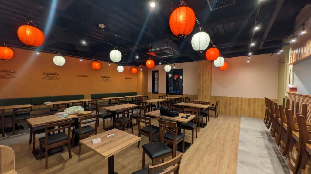 平貴店内