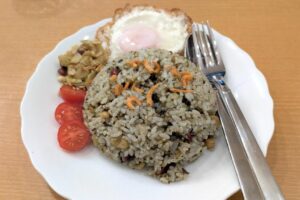 発酵茶葉を食べる文化。東尾久で味わうミャンマーの「ラペタミン」 発酵茶葉を食べる文化。東尾久で味わうミャンマーの「ラペタミン」