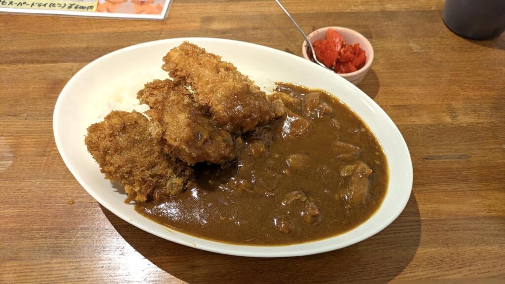 牛すじカレーヒレカツのせ