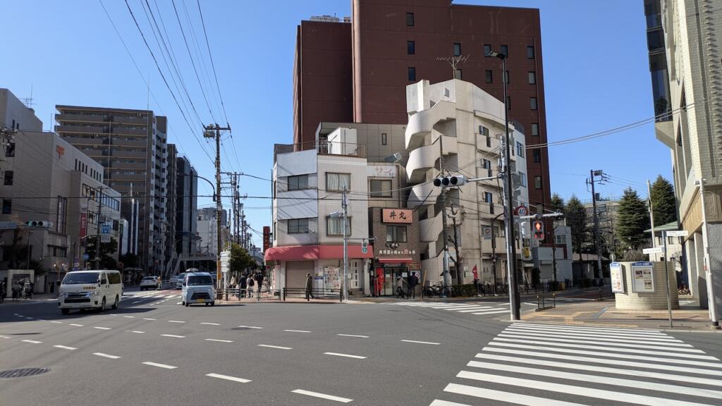 サンパール荒川前交差点