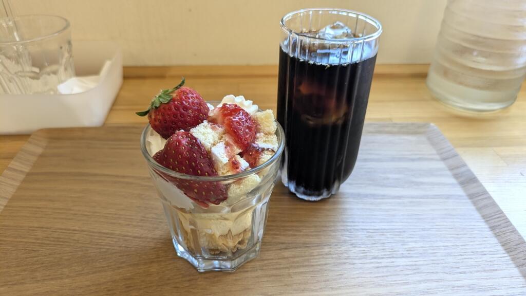 いちごパフェ