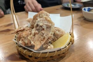 とりぞう町屋店で合法レバ刺し、ジューシーからあげ、焼鳥にもつ煮と鶏づくし飲み