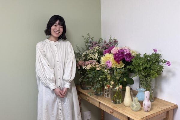 【開店】5/1 お花がつなぐ“寄り道”と“縁”  祖父母の仕事場を受け継いだ花のアトリエ『yorimichi flower』オープン！