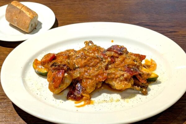鶏もも肉とパプリカ ローマ風軽い煮込み
