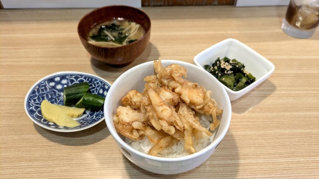 小海老と玉葱のかき揚げ丼
