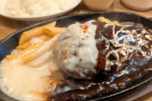 一つに決められないなら両方で。ハンバーグレストランまつもと 町屋