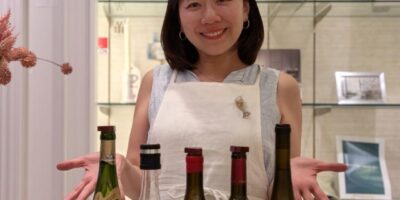 町屋で80年続いたテーラー跡地のナチュラルワインショップ xotic wines xotic winesオーナー