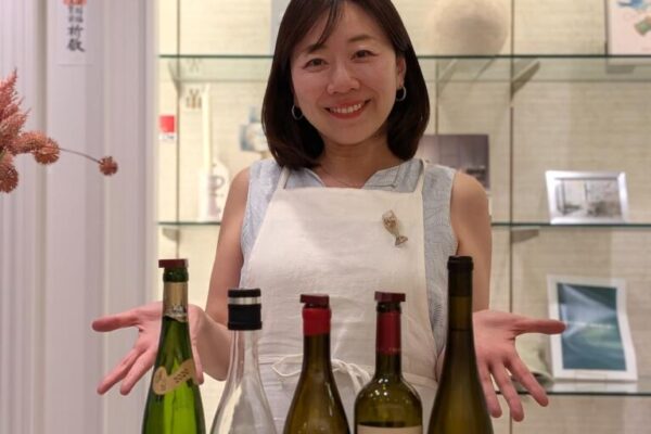 町屋で80年続いたテーラー跡地のナチュラルワインショップ xotic wines xotic winesオーナー