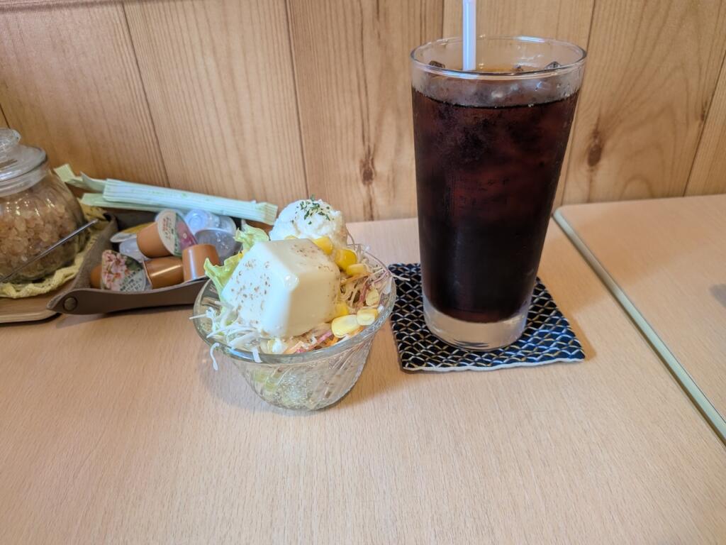 ランチサラダとセットドリンク
