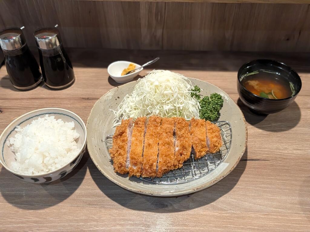 ロースかつ定食