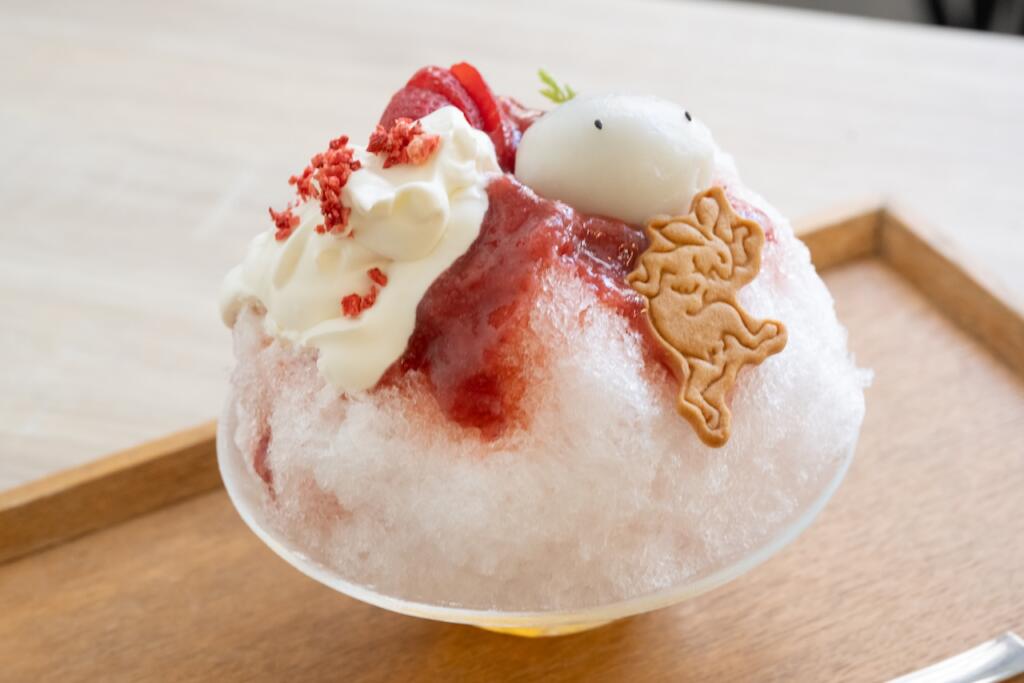 純氷かき氷 いちご あんこ入り餅