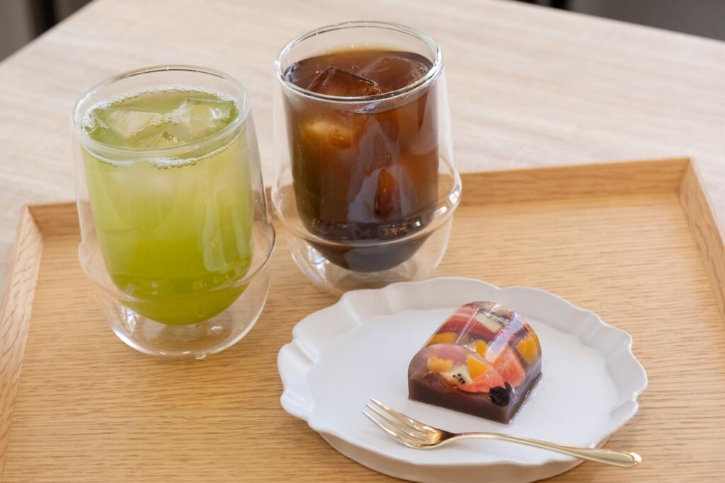 冷煎茶とアイスコーヒー