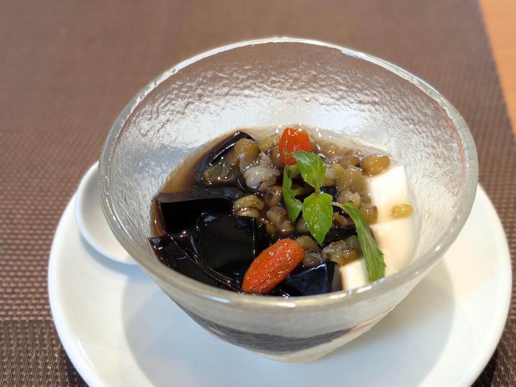 緑豆ぜんざい、仙草ゼリー、ミルクゼリー