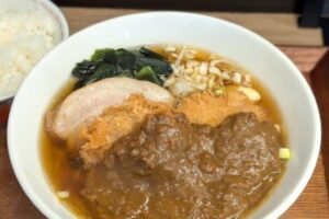 とんかつやのカレーラーメンだからこうなった。とんかつレストラン勝かど ヒレカツカレーラーメン