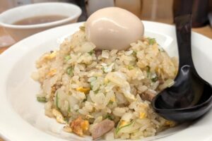 油そば専門店 まぜまぜ怪獣 町屋店のチャーハンはあのお店直伝