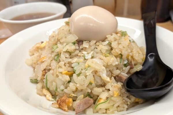 油そば専門店 まぜまぜ怪獣 町屋店のチャーハンはあのお店直伝