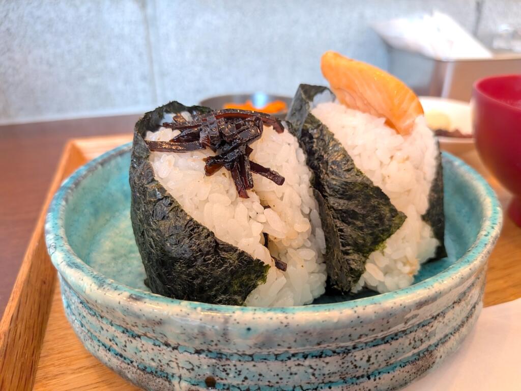 焼鮭、昆布おむすび