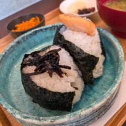 焼鮭、昆布おむすび