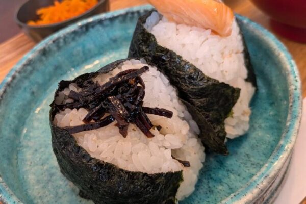 焼鮭、昆布おむすび